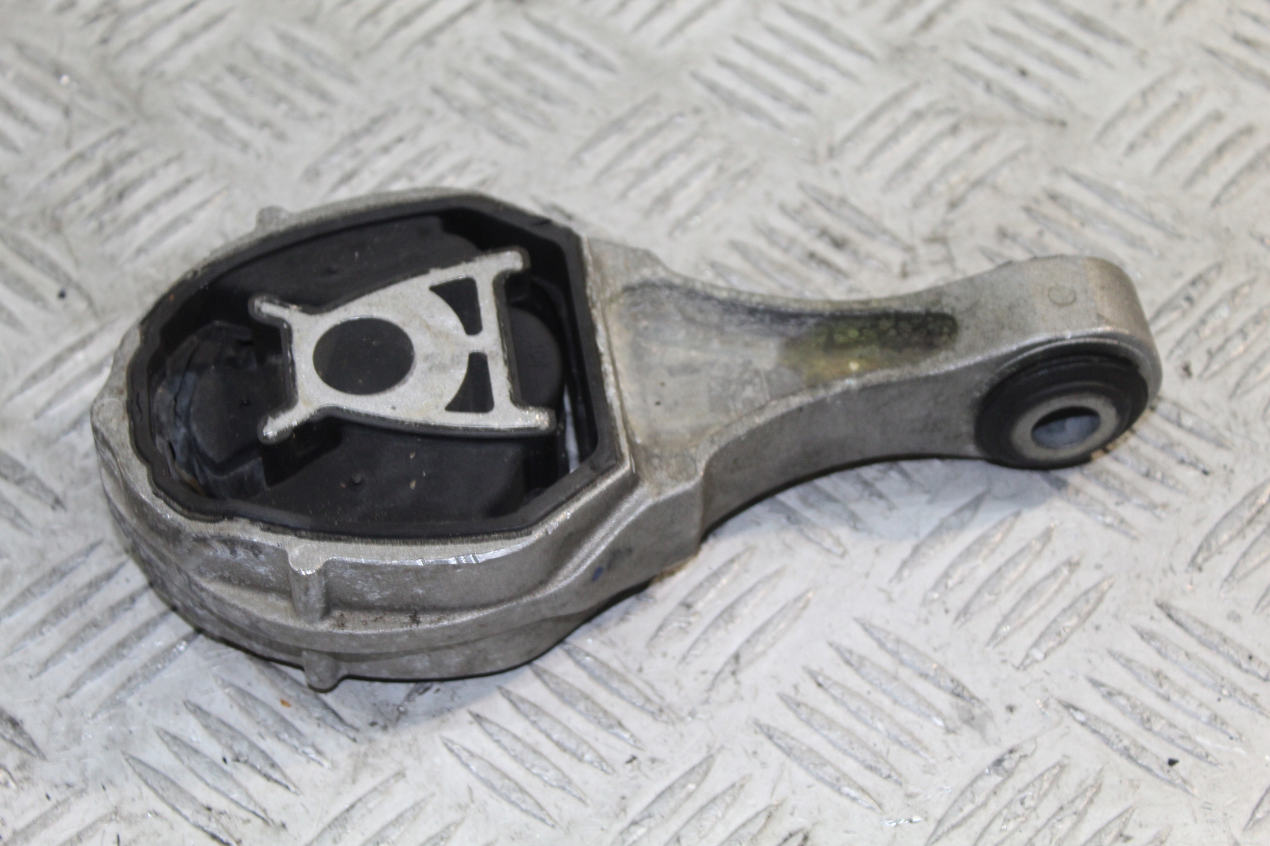 ŁAPA PODUSZKA SILNIKA JEEP RENEGADE LIFT