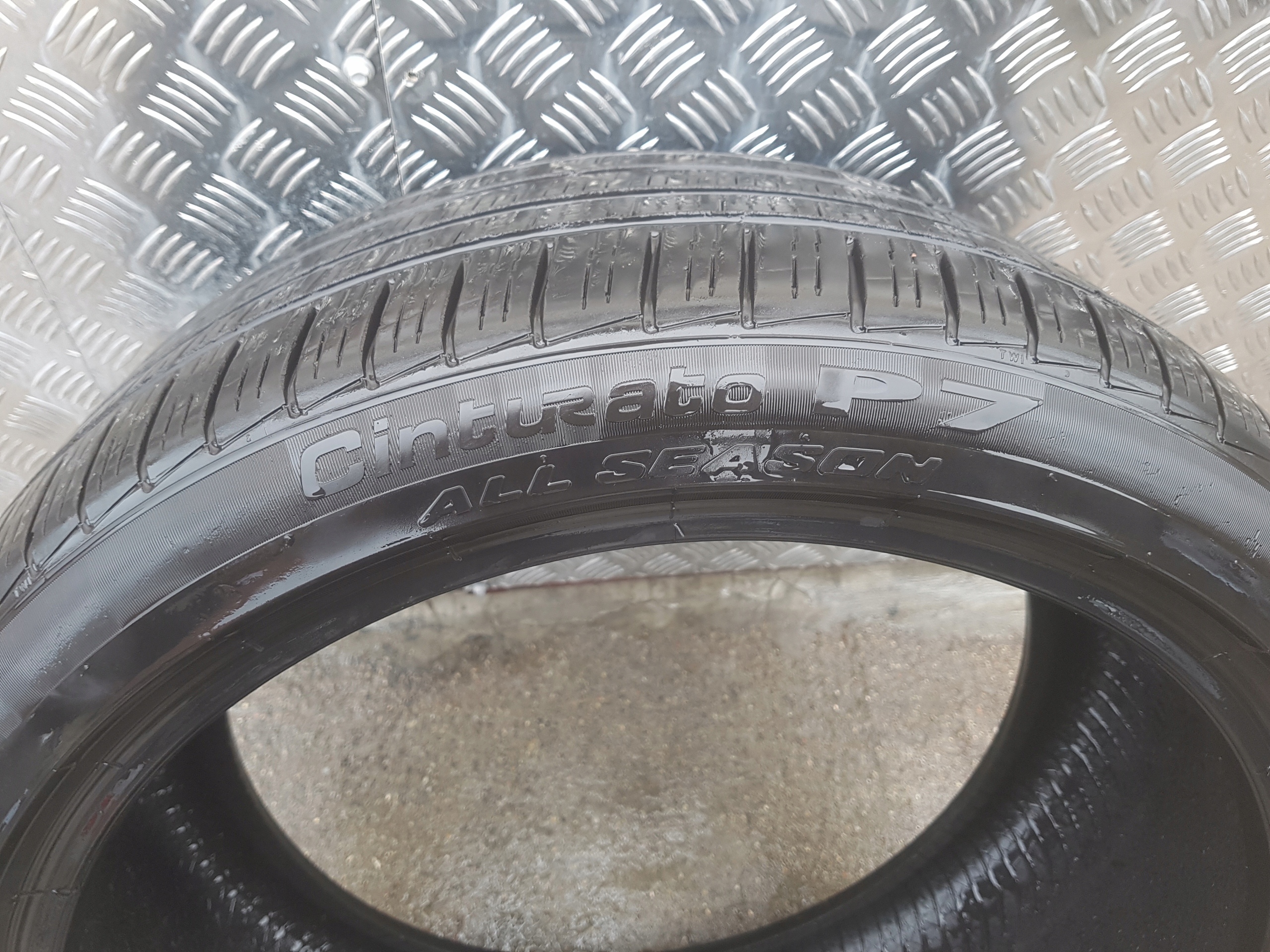 GOMMA PIRELLI CINTURATO P7 255/40/R20