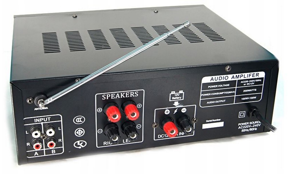 WZMACNIACZ USB SD MP3 RADIO FM 2 x 240W BLUETOOTH Marka UKC