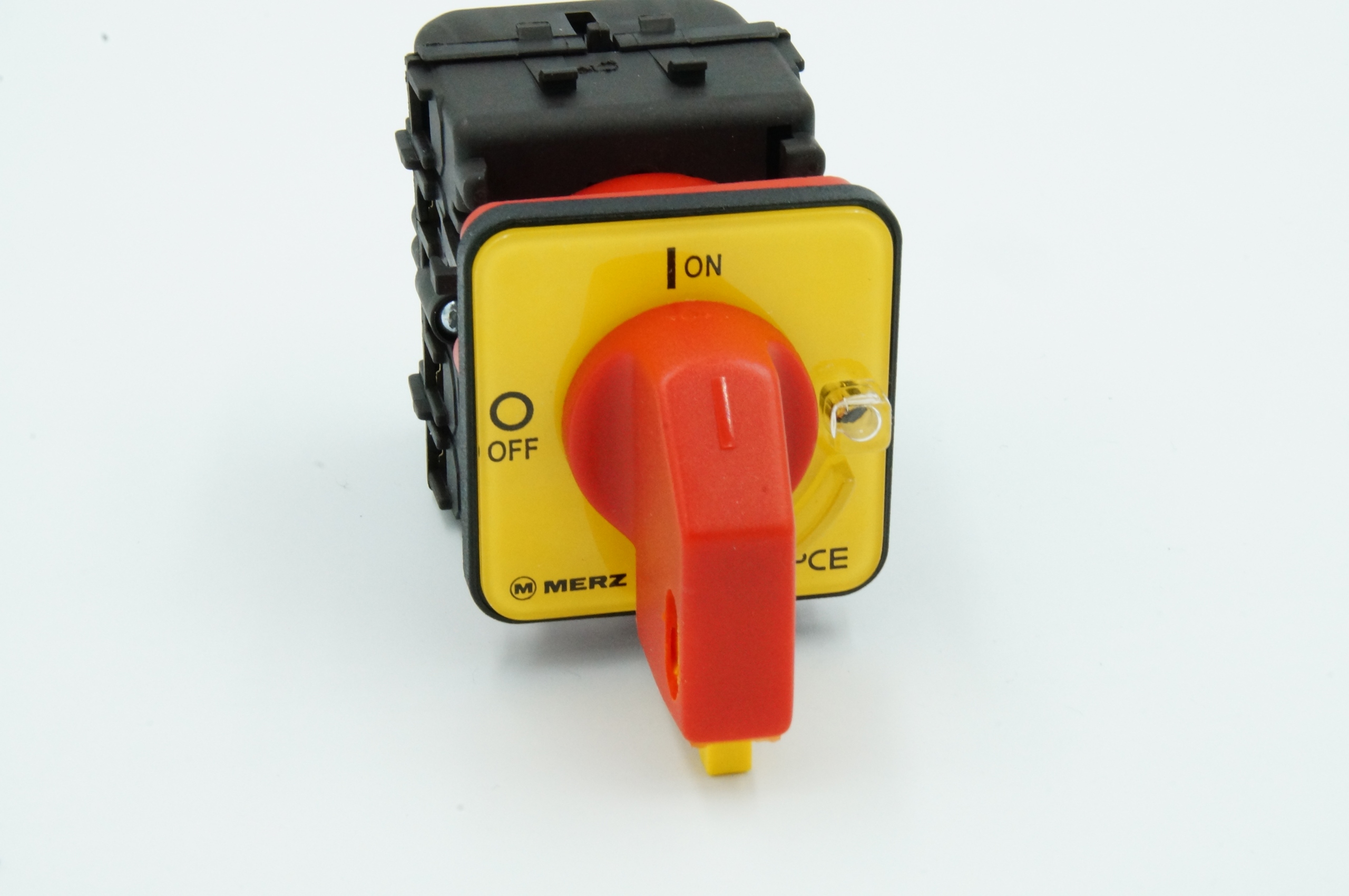 

Rozłącznik Wyłącznik Tablicowy 16/32A 0-1 3F Merz