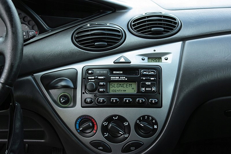 PIONEER MVH-S320BT RADIO Bluetooth FORD FOCUS MK1 Rodzaj akcesoryjny