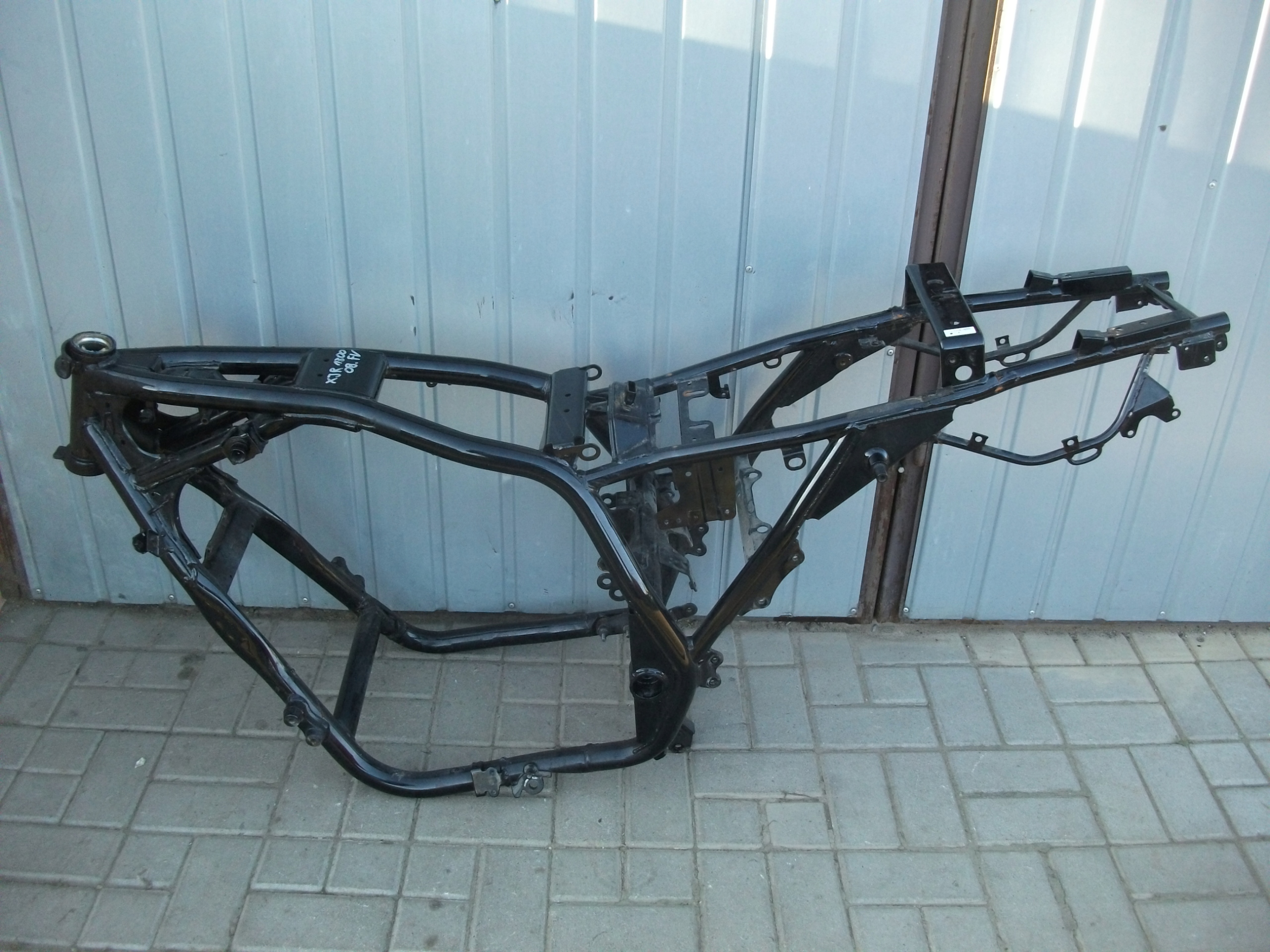 YAMAHA XJR 1300 RAMA DOKUMENTY 08r.