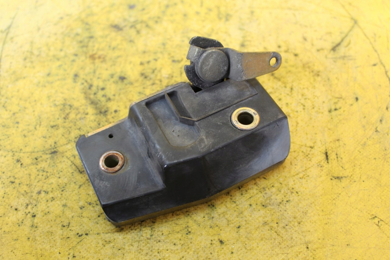 ZAMEK DRZWI PRZESUWNYCH VW T4 701843604A