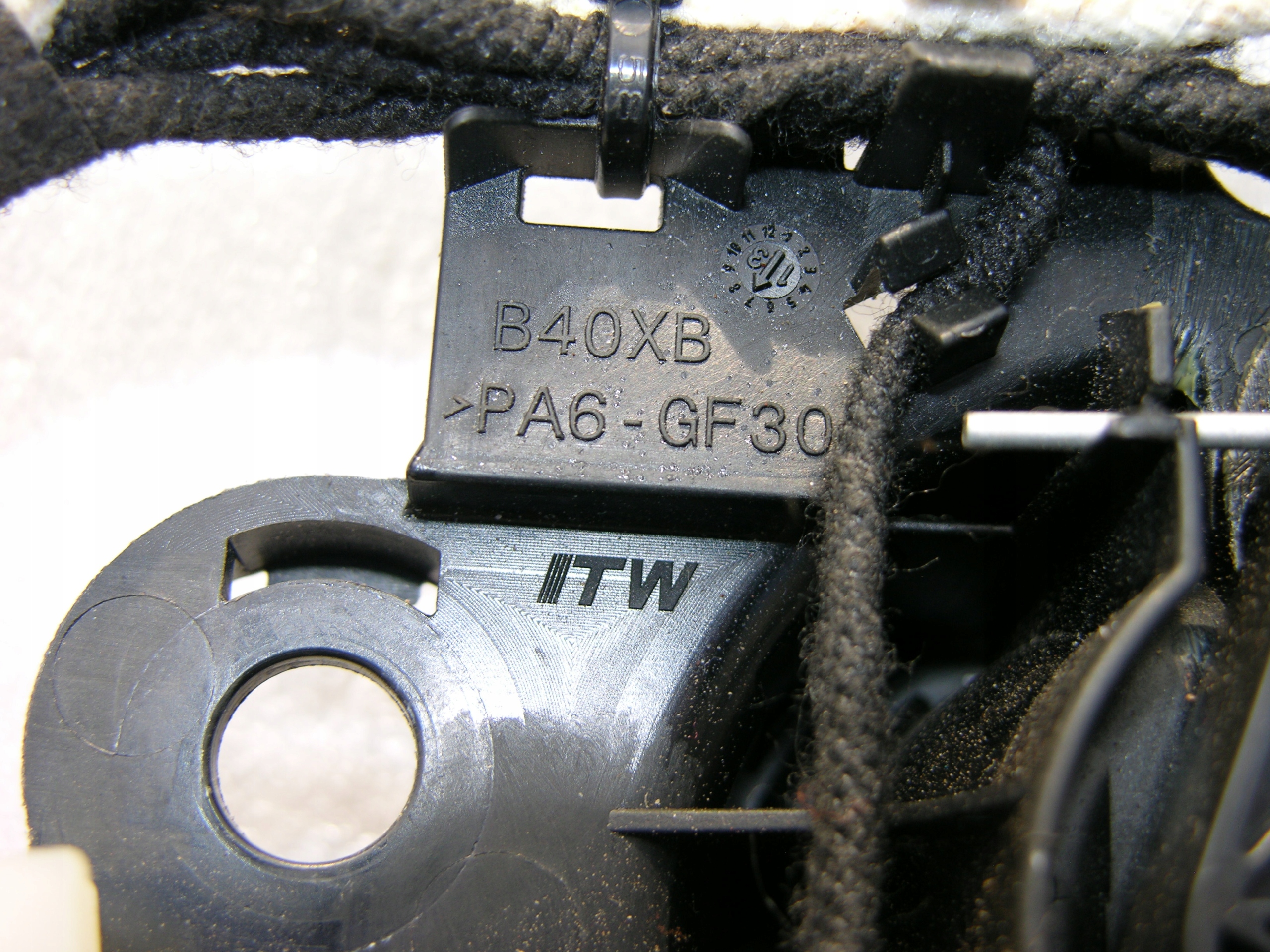 JAGUAR F TYPE KLAMKA ZEWNETRZNA PRAWY PRZOD EUROPA Color black