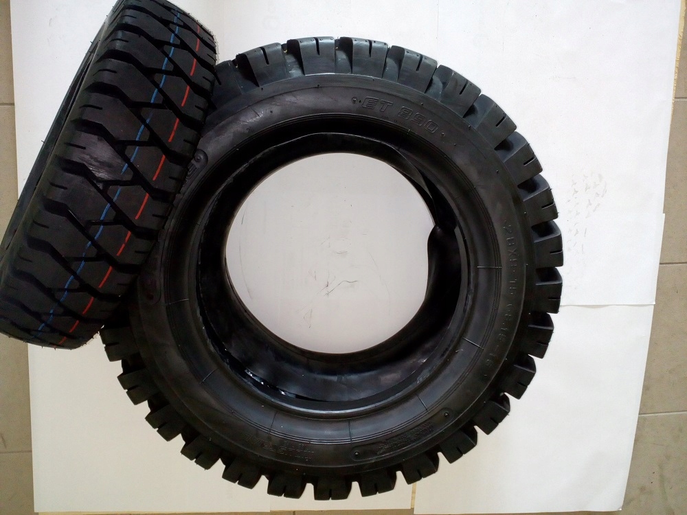 Пневматична шина 18x7x8