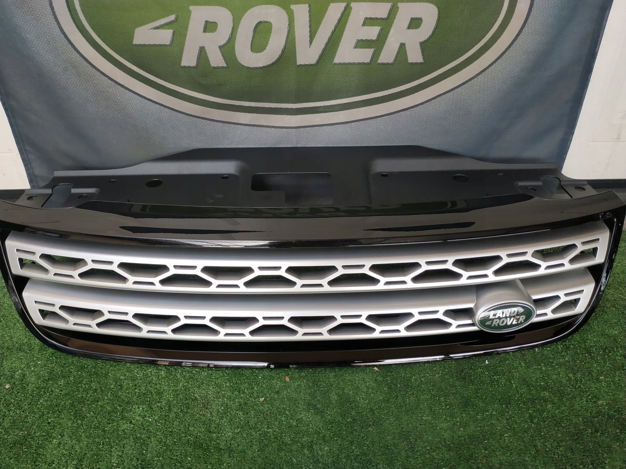 LAND ROVER DISCOVERY 5 L462 ATRAPA GRILL NOWY