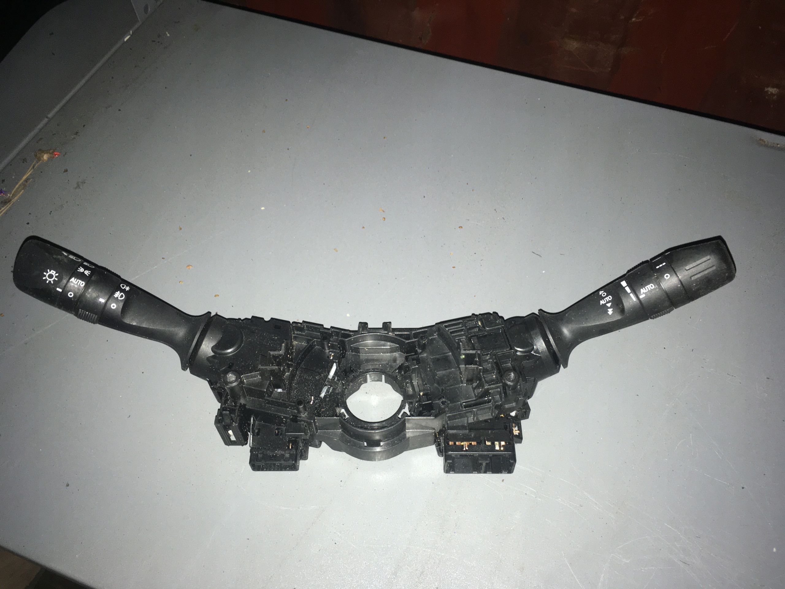 TOYOTA AURIS II PRZEŁĄCZNIKI manetkI