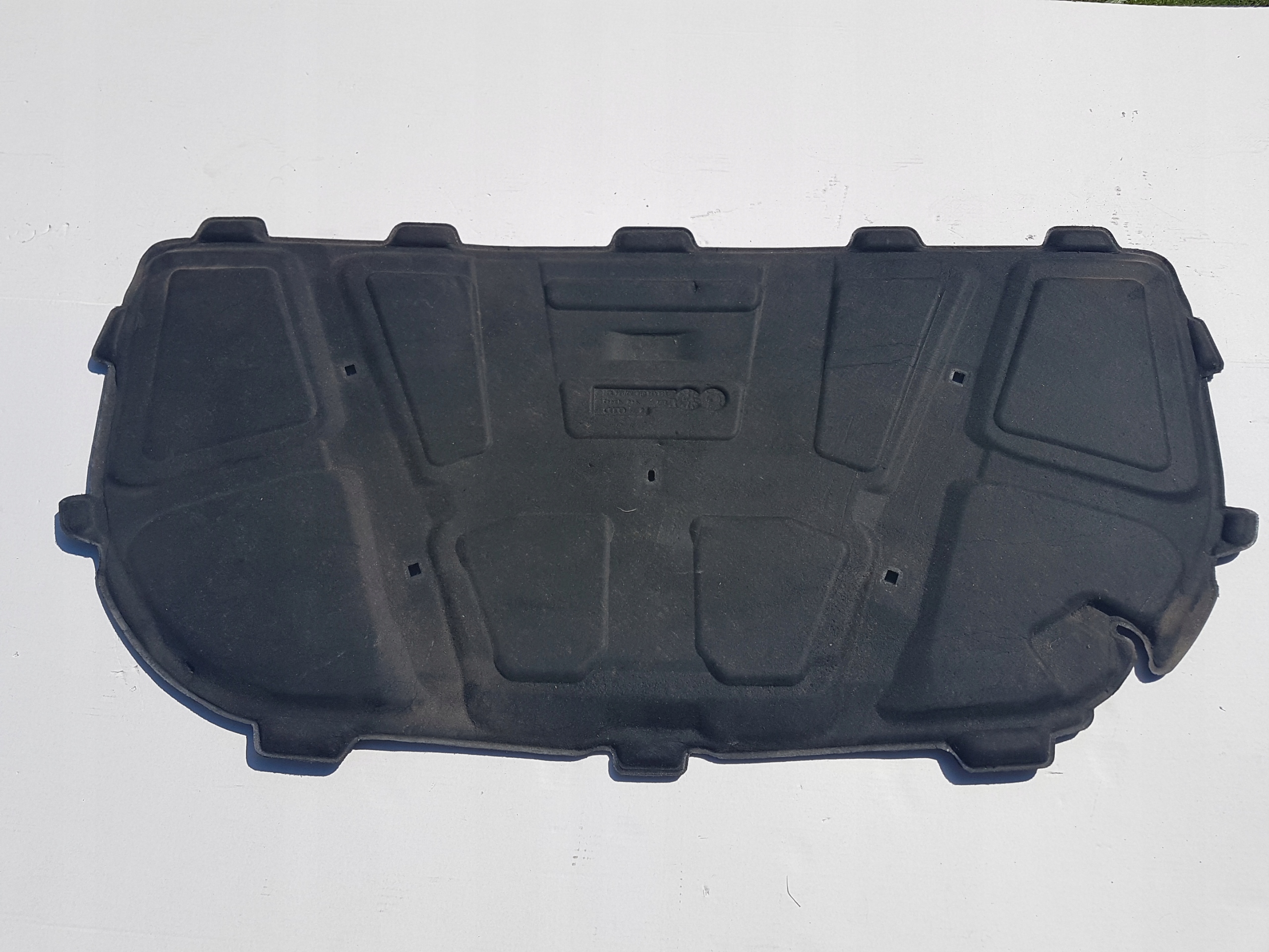 AUDI A4 A5 звукоизоляция капота 8T0863825