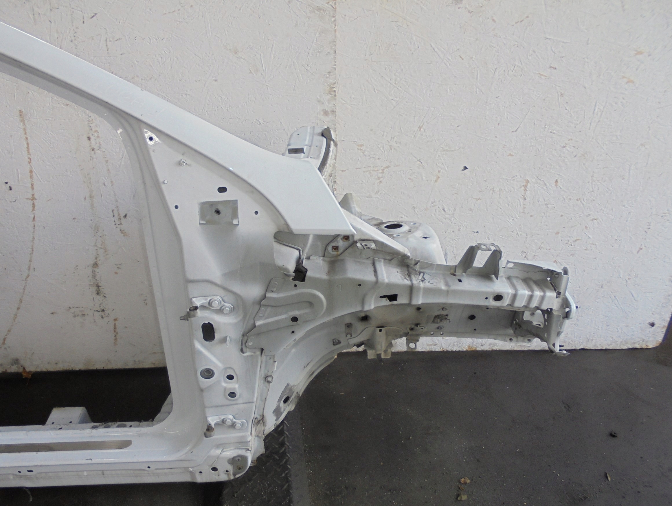 FORD KUGA MK1 ĆWIARTKA PRAWA PRZÓD 08-12r