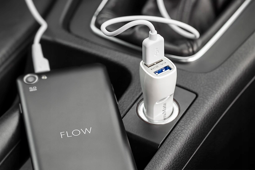 Ładowarka Samochodowa 3.1A dwa port USB + Kabel Kod producenta KM0018