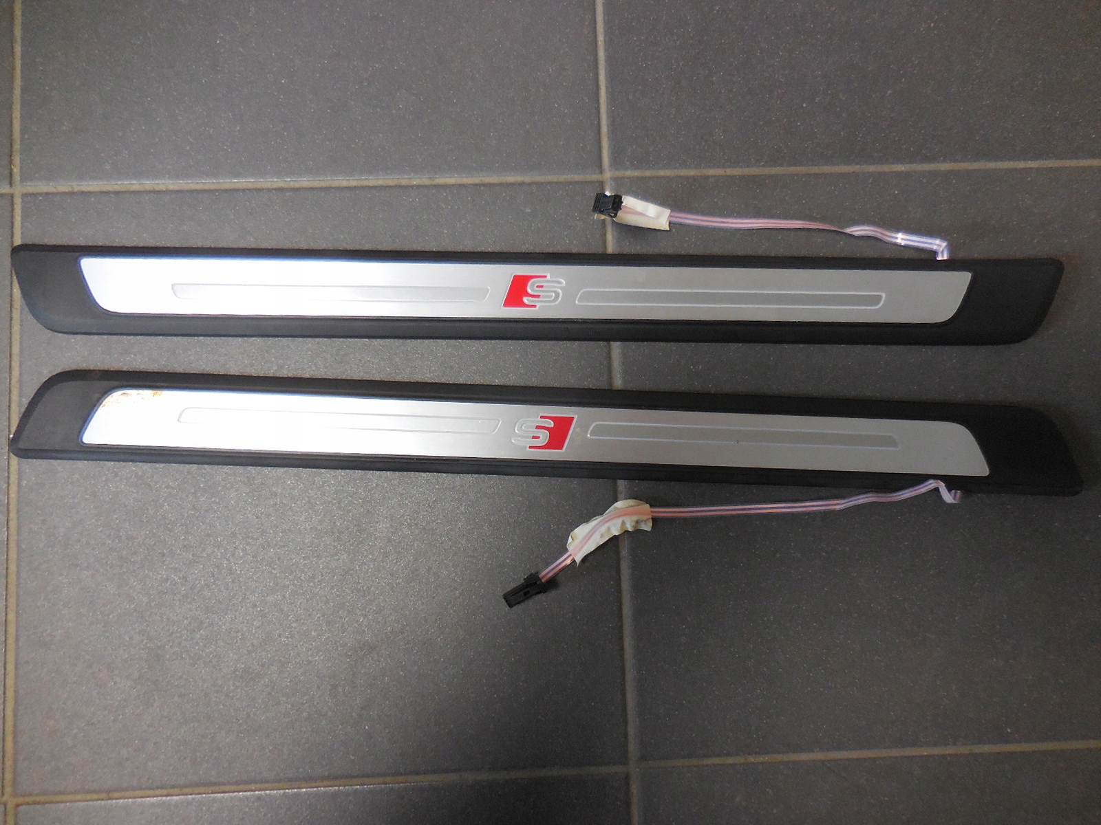 AUDI Q2 A3 S3 S-LINE накладка на поріг з підсвічуванням