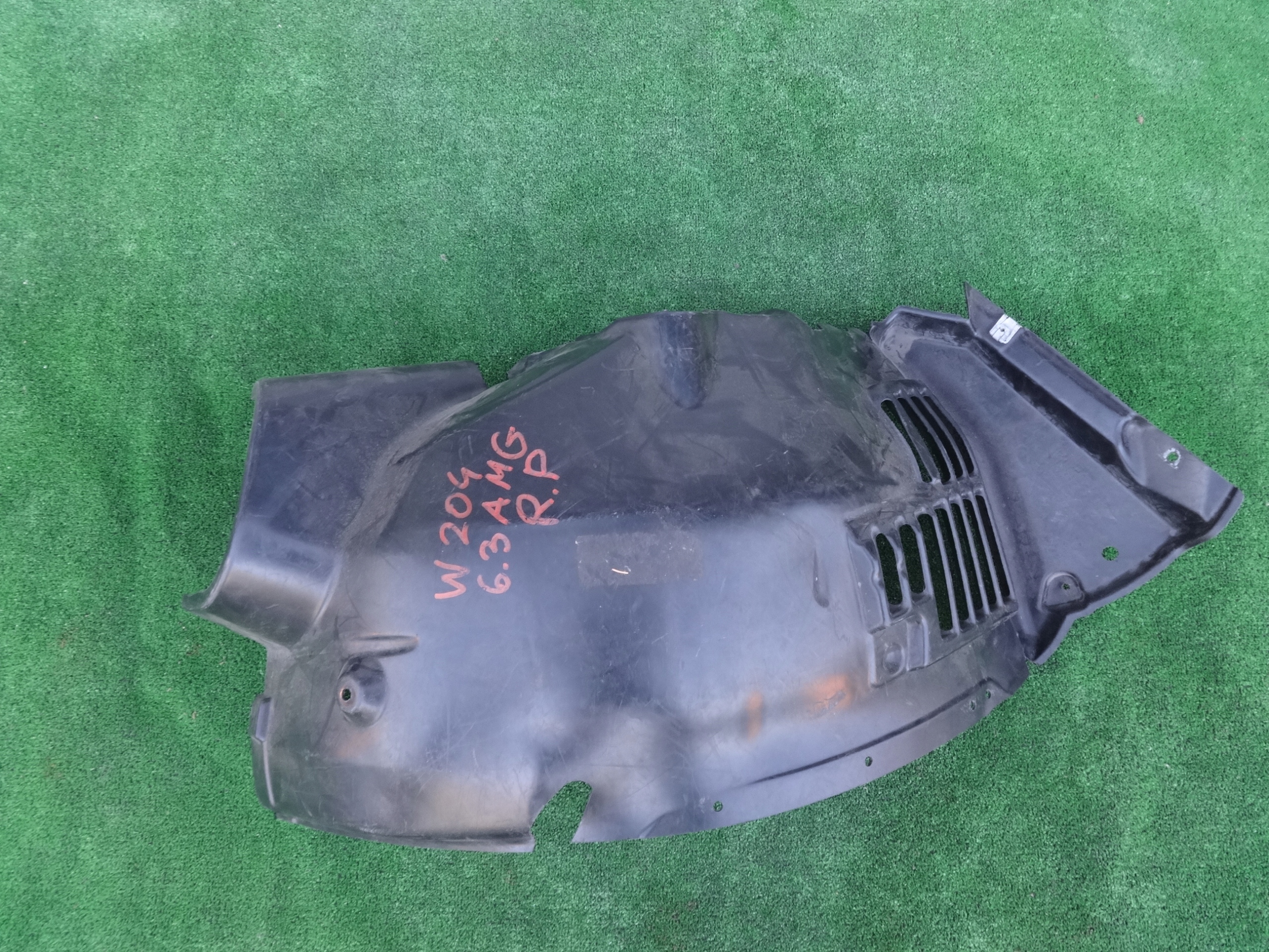 NADKOLE PRAWE MERCEDES C KLASA W204 6.3 63 AMG