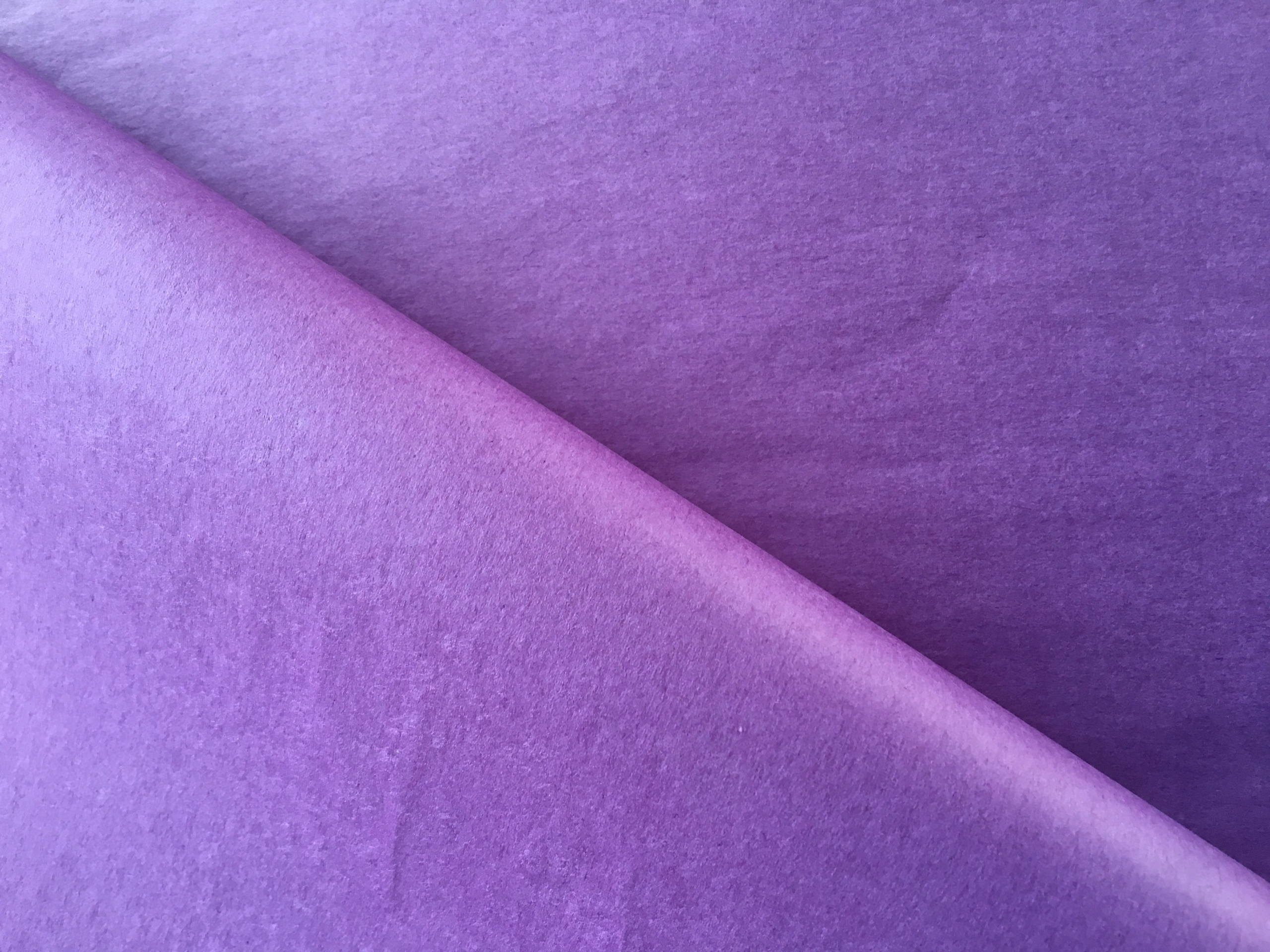 Light lilac ozdobný papír 480 listů 50x75 cm