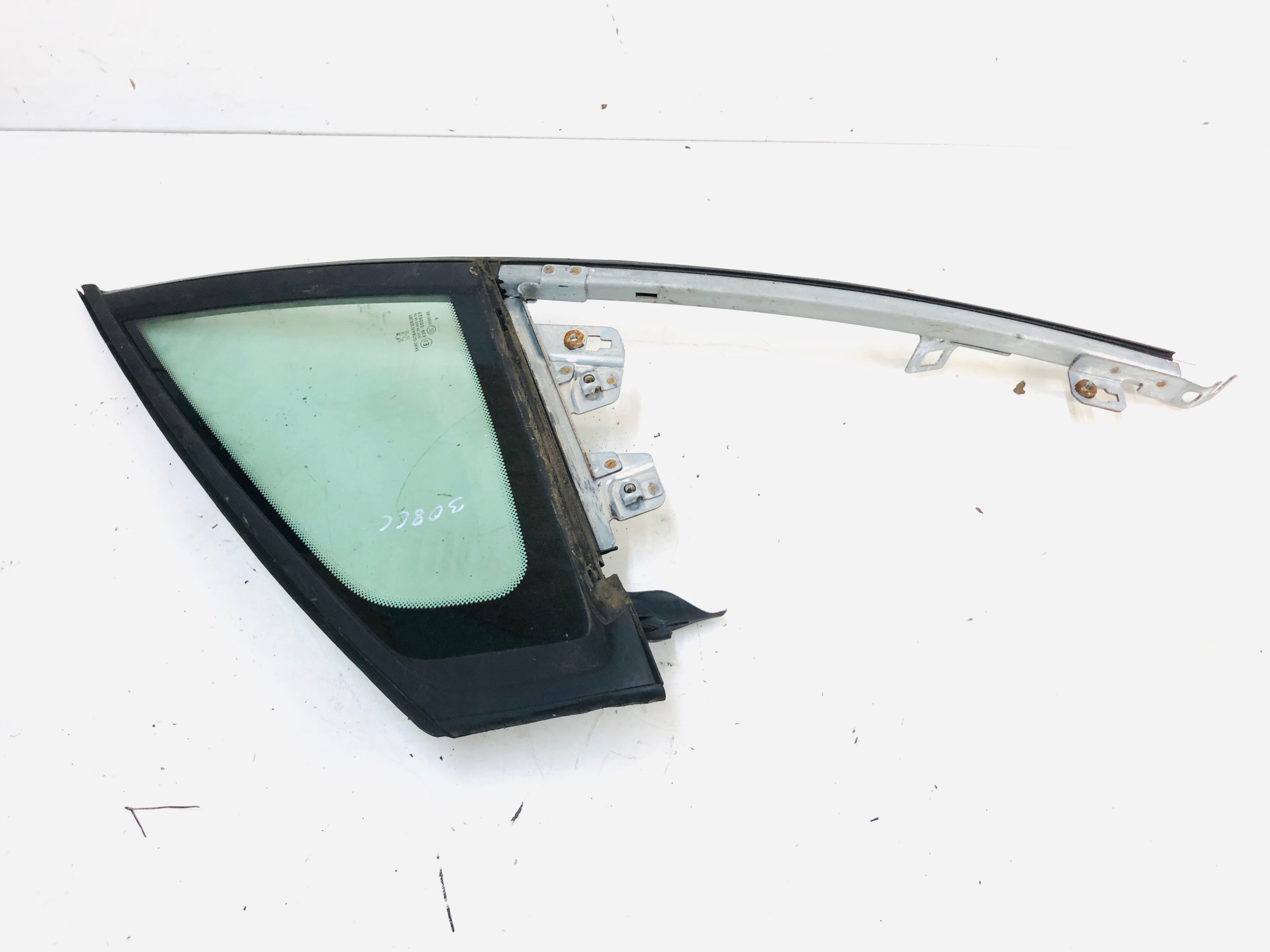 Стекло треугольник левый передний PEUGEOT 308 T7 CC кабриолет