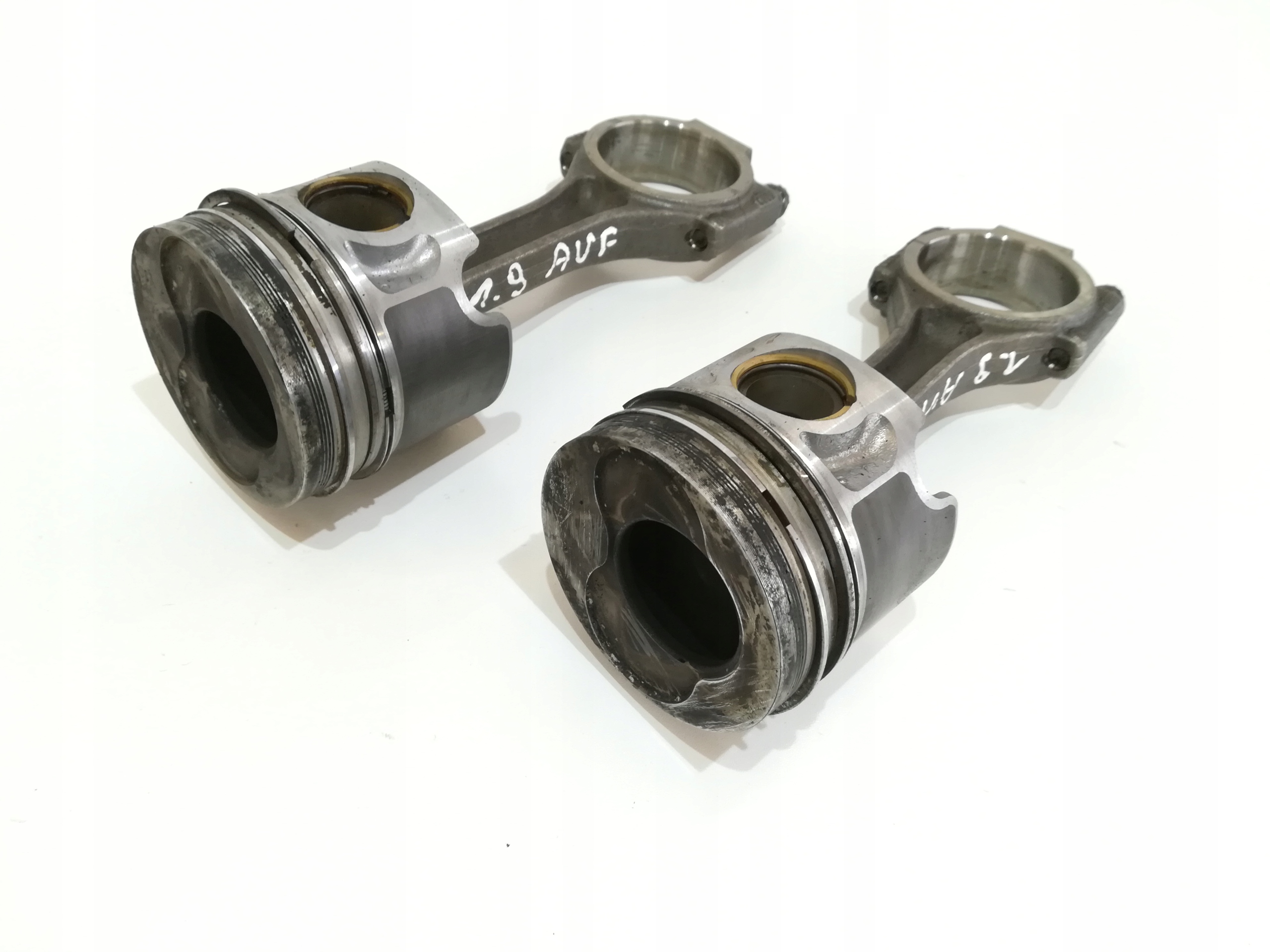 Поршень Поршні шатун AUDI A4 B6 1.9 AVF TDI PASSAT