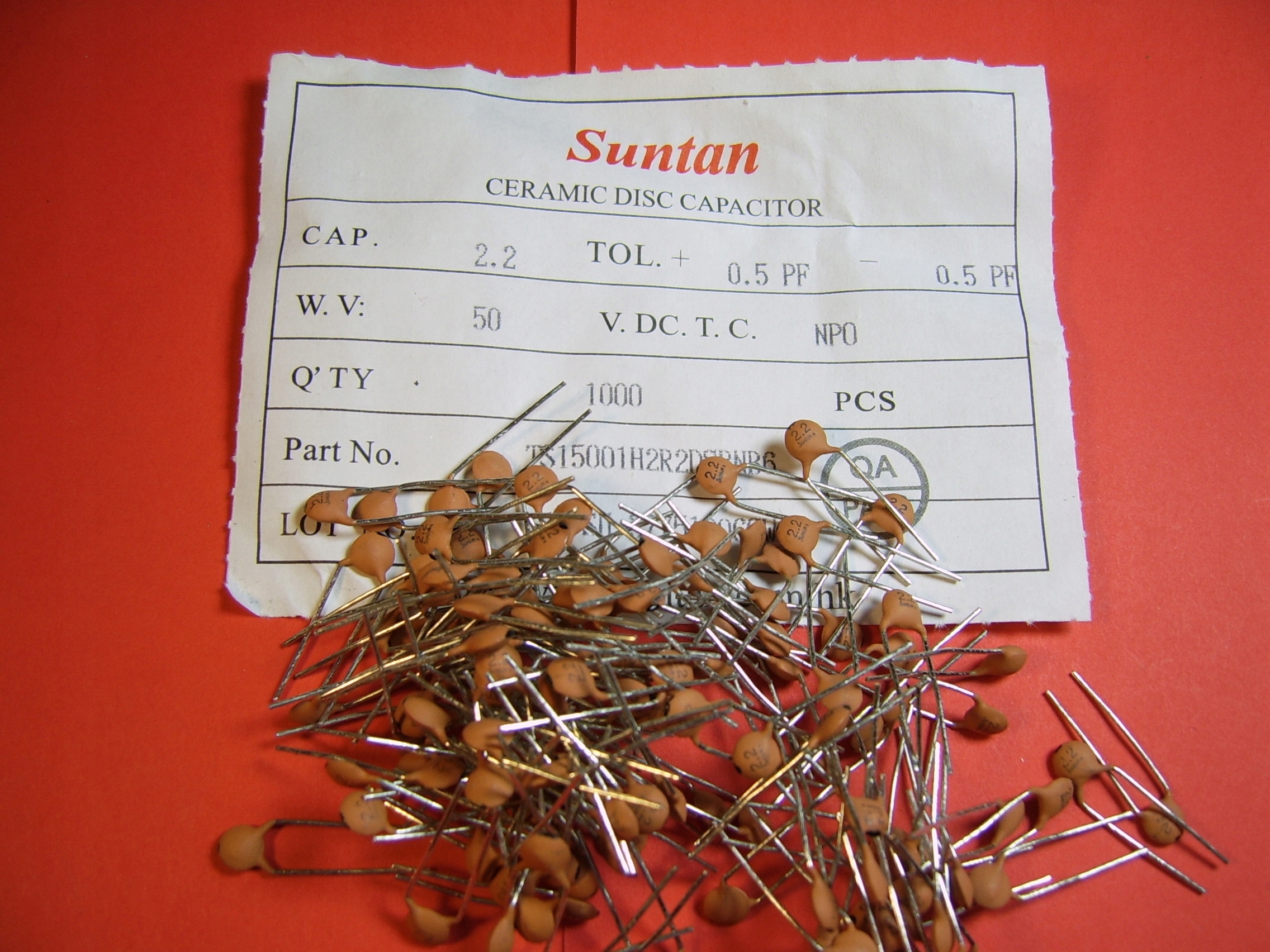 100x 2.2pF 50V +/-0.5pF NP0 kond. ceramiczny Tht