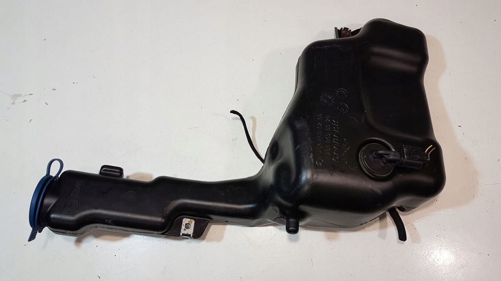 Бачок омивача MERCEDES W204 A2048600260