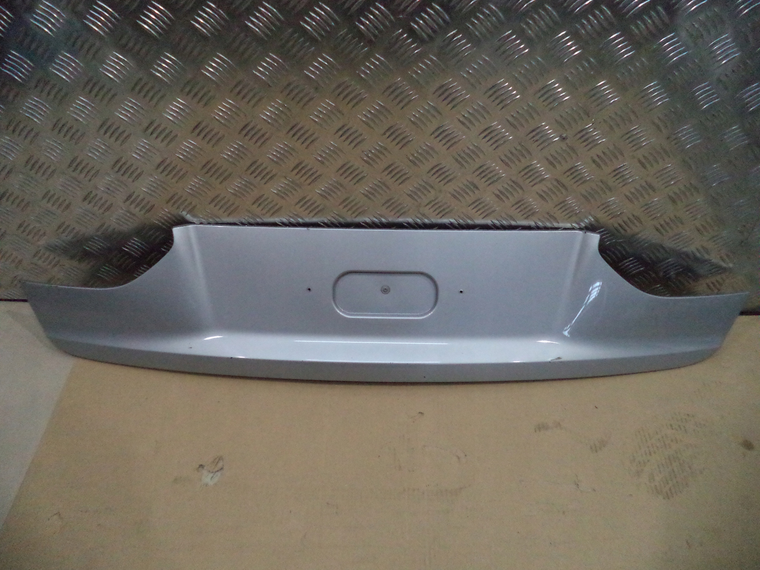 BMW 7 G11 накладка закрылка задний спойлер 7402701 A83