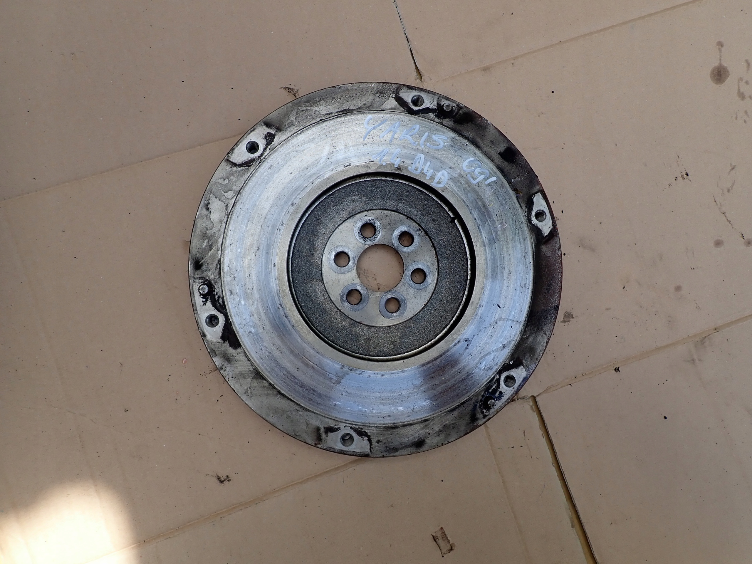 TOYOTA YARIS II 09-11 D4D KOŁO ZAMACHOWE SZTYWNE