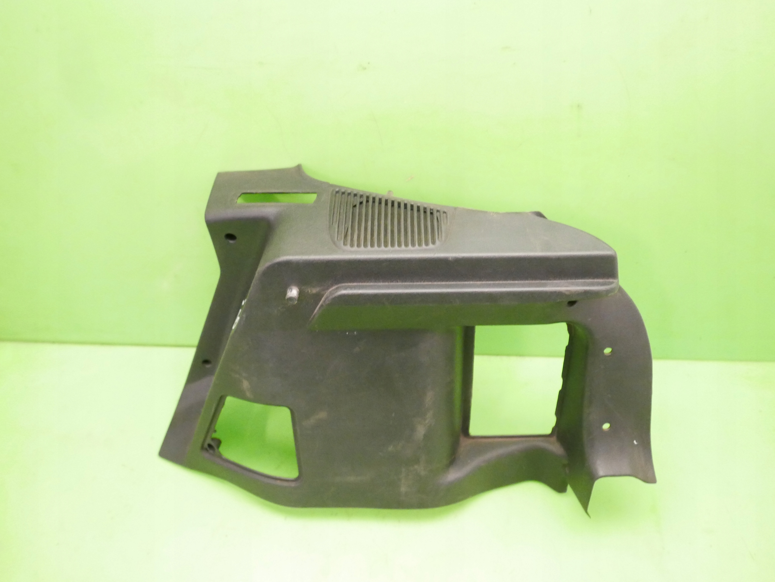 MOCOWANIE PÓŁKI BAGAŻNIKA PRAWE OPEL CORSA B 3D HB Producent części Inny