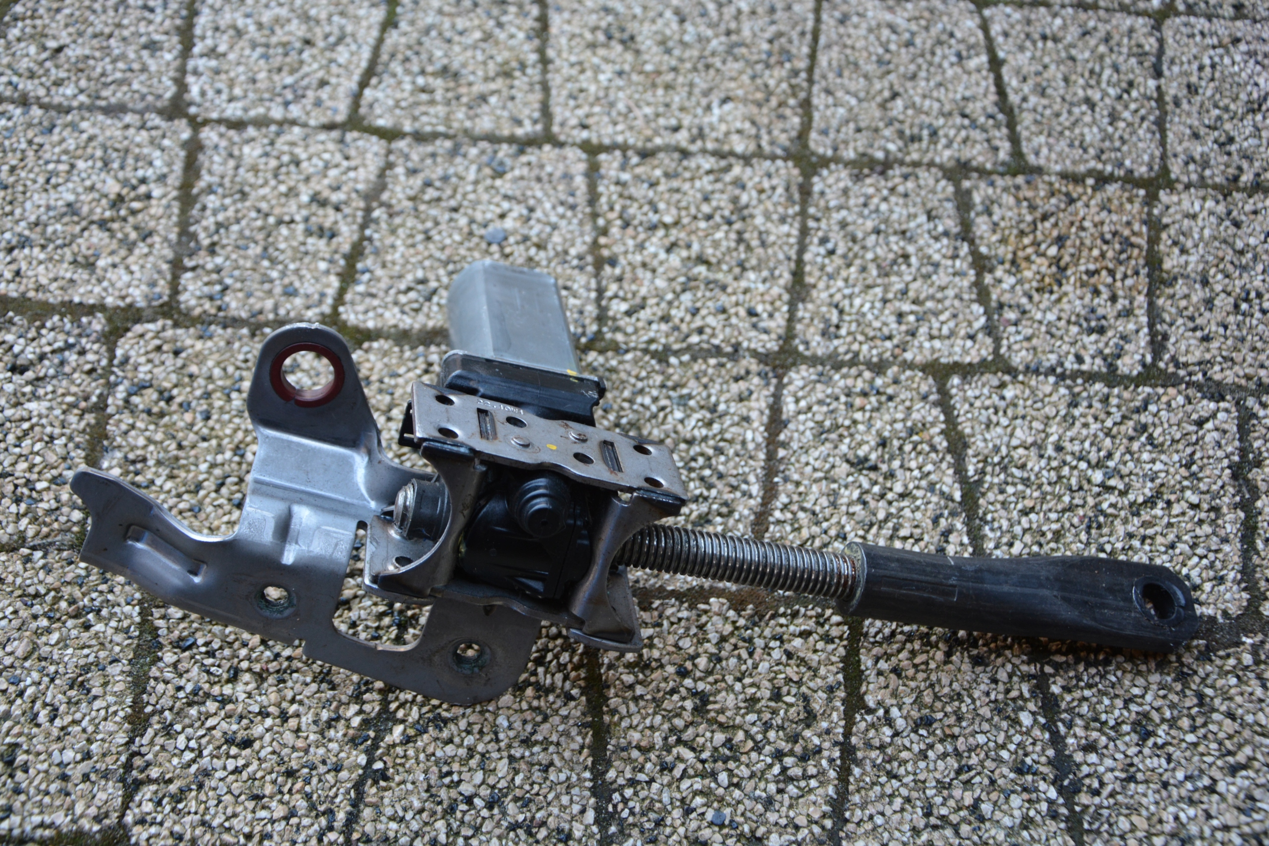 SILNICZEK REGULACJI FOTELA VW TOUAREG 984686104 Part number 984686104