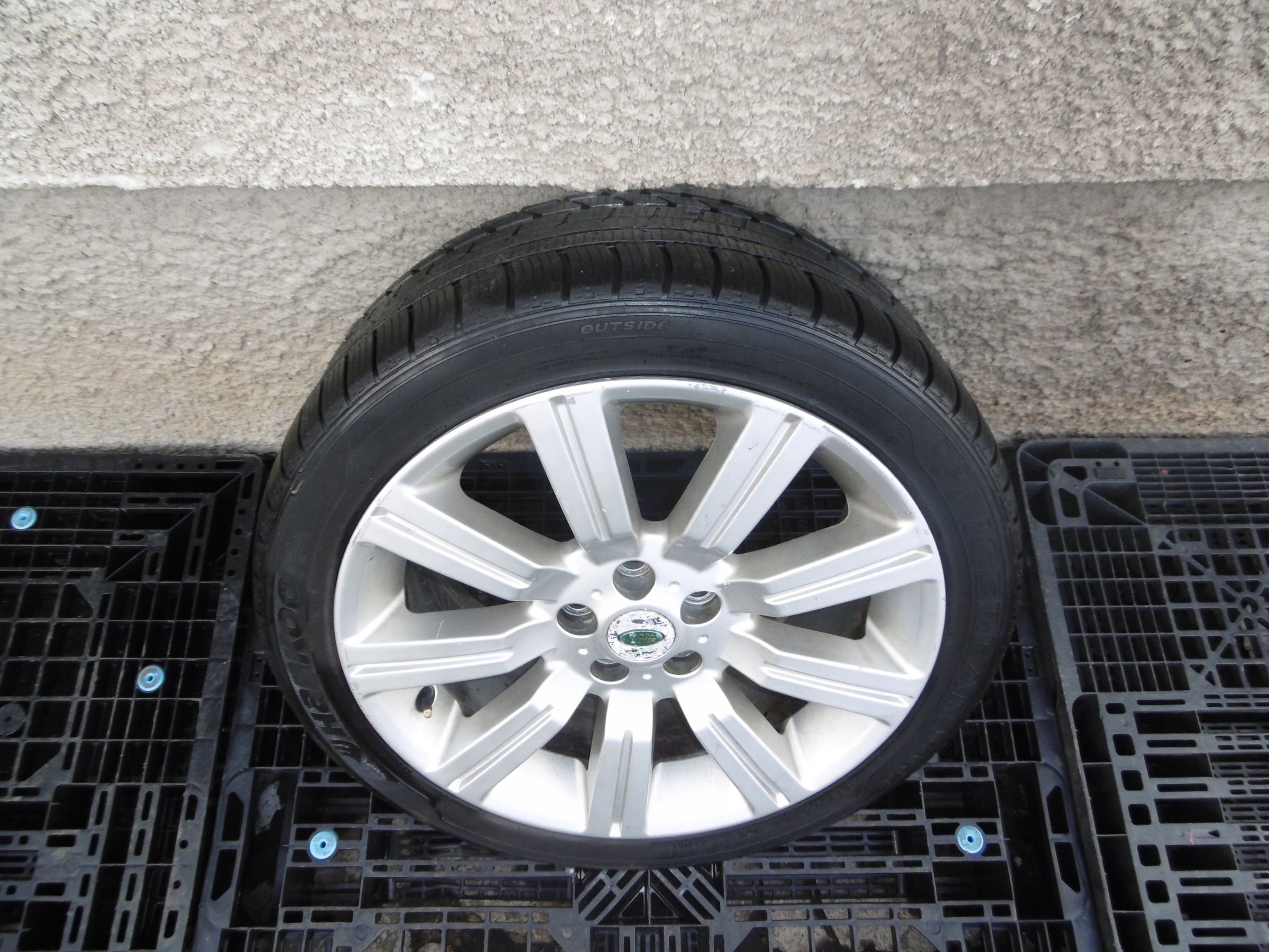 disc + tyre R 20 275/40 LAND RANGE ROVER