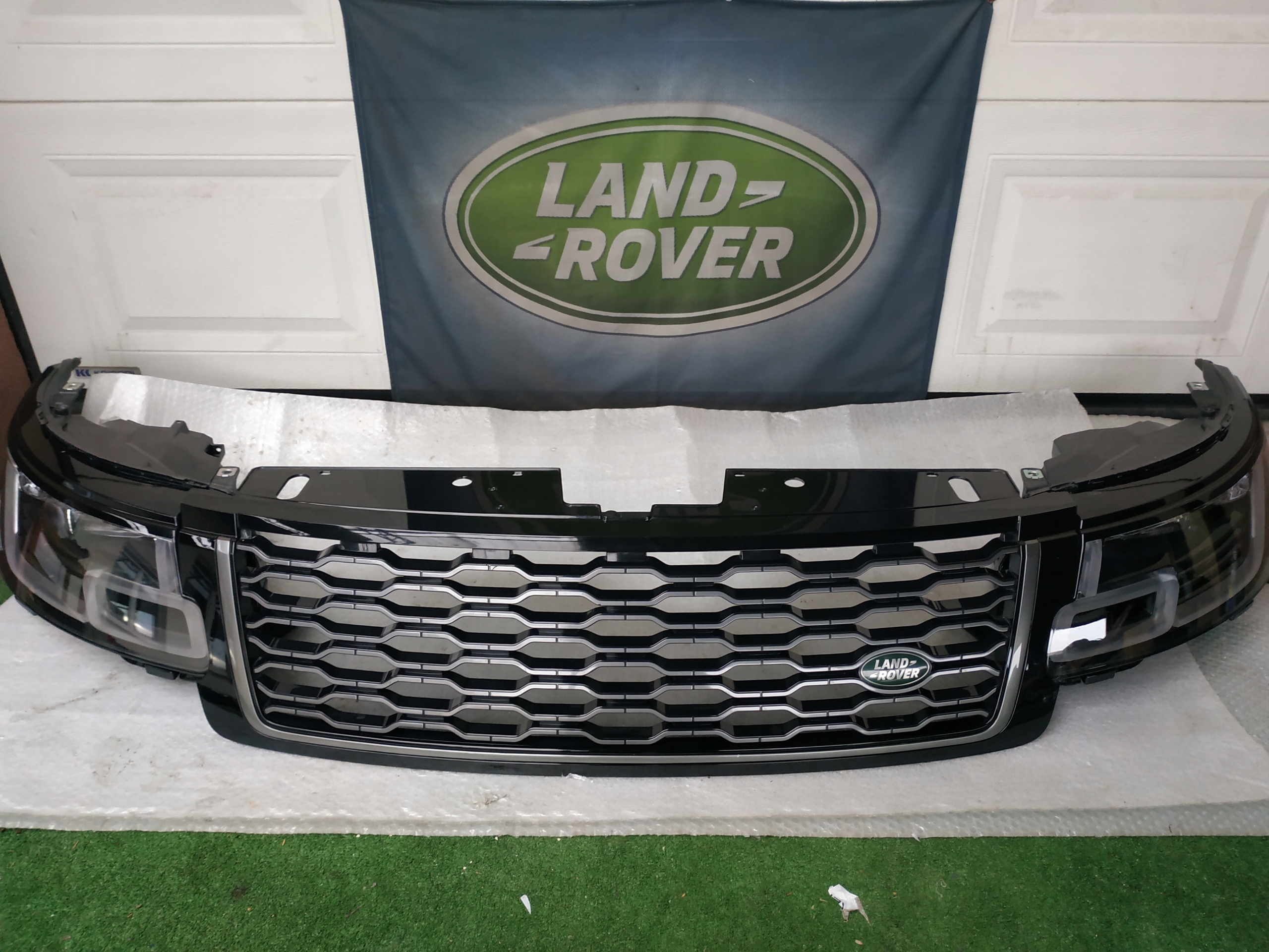 RANGE ROVER VOGUE L405 LIFT ATRAPA-GRILL