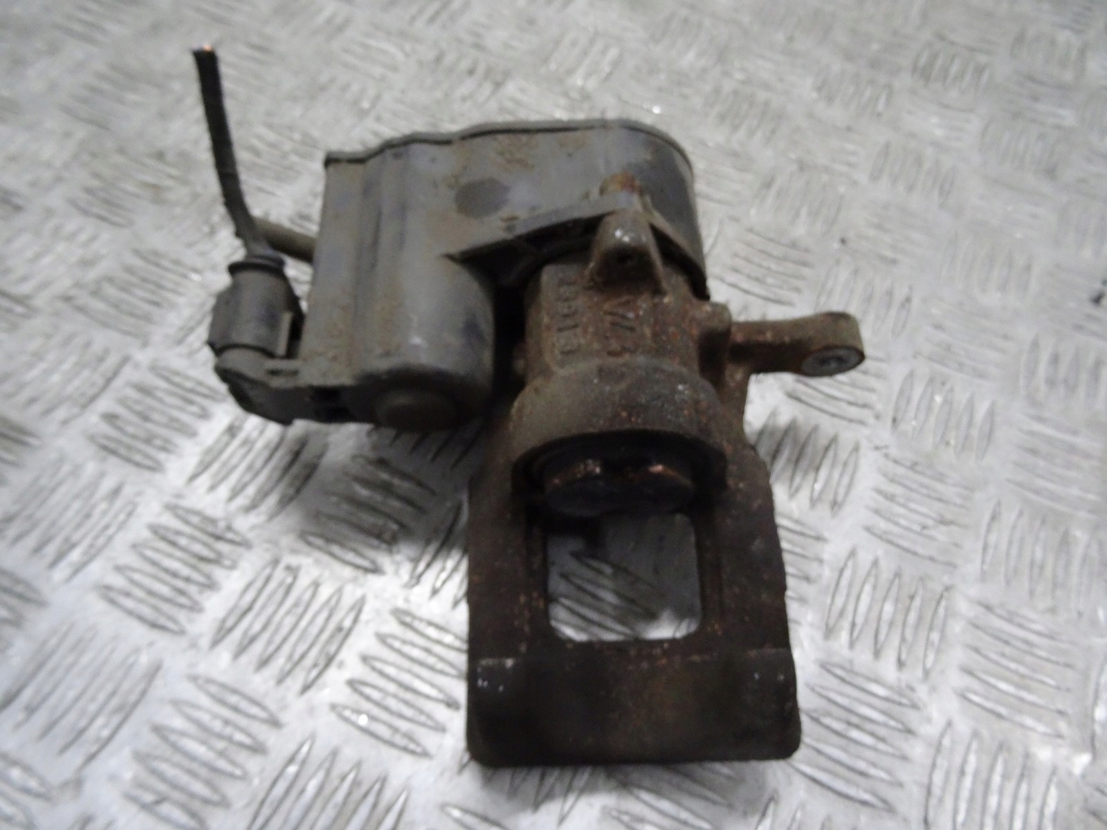 CITROEN C4 PICASSO II ZACISK HAMULCOWY PRAWY TYŁ Producent części Citroen OE