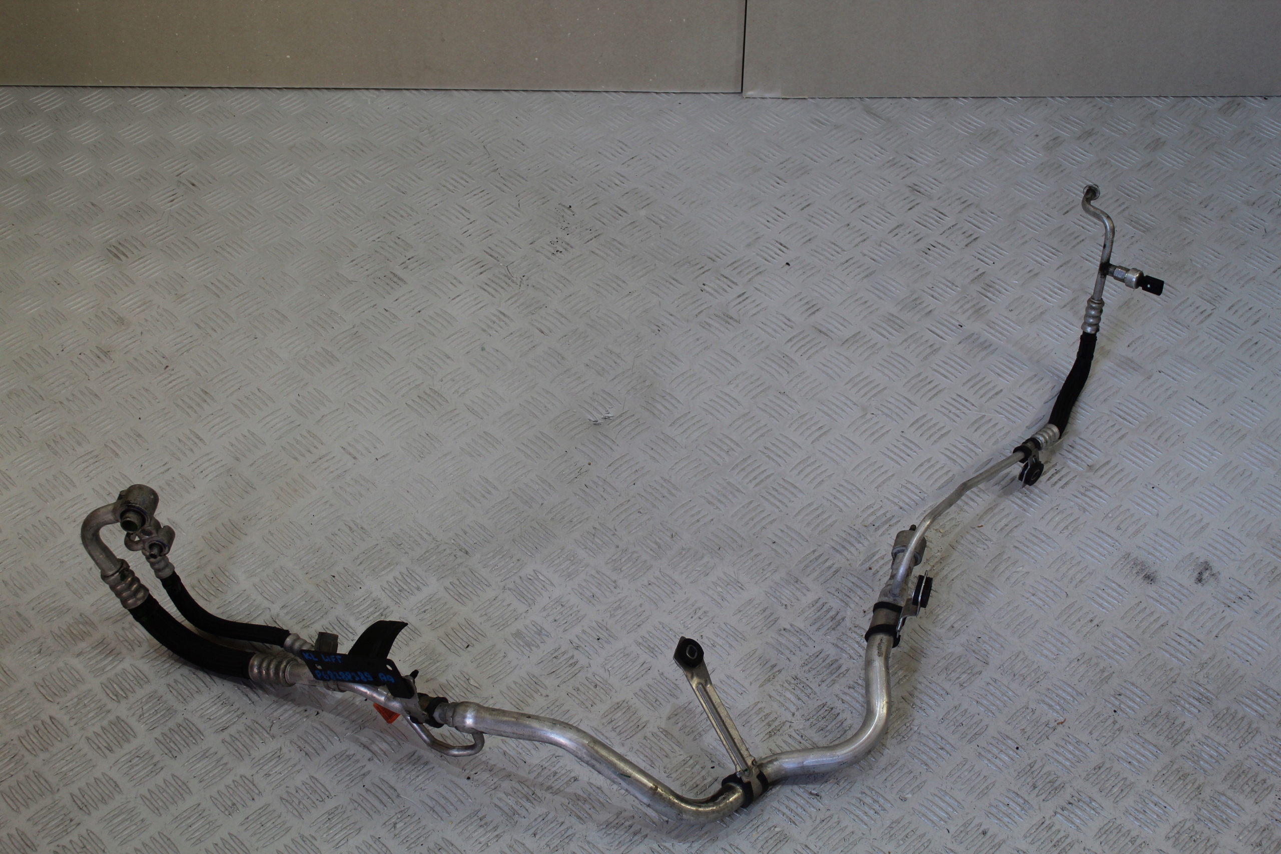 68288389AA - КАБЕЛЬ КОНДИЦІОНЕРА JEEP CHEROKEE KL LIFT