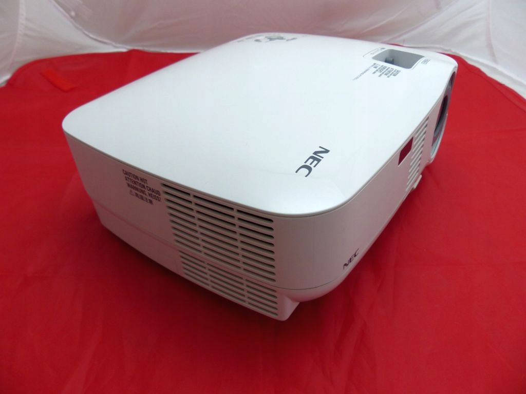 PROJEKTOR RZUTNIK NEC VT58 KINO MECZ HD HDMI XGA Marka NEC