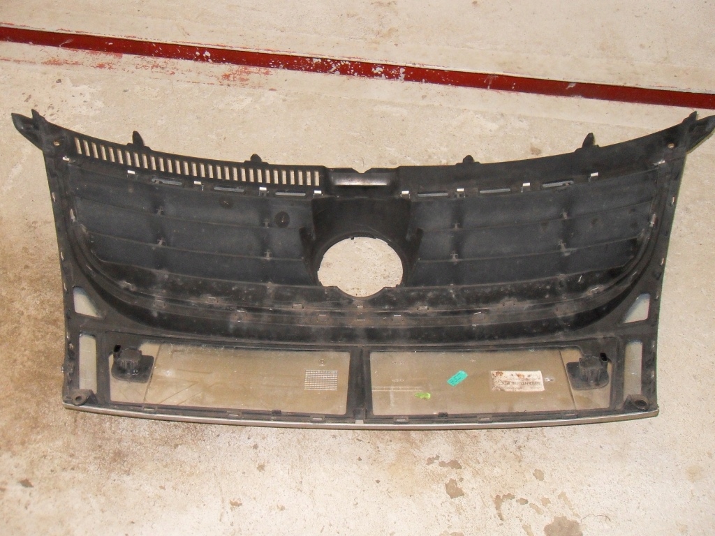 решетка радиатора vw PASSAT B6