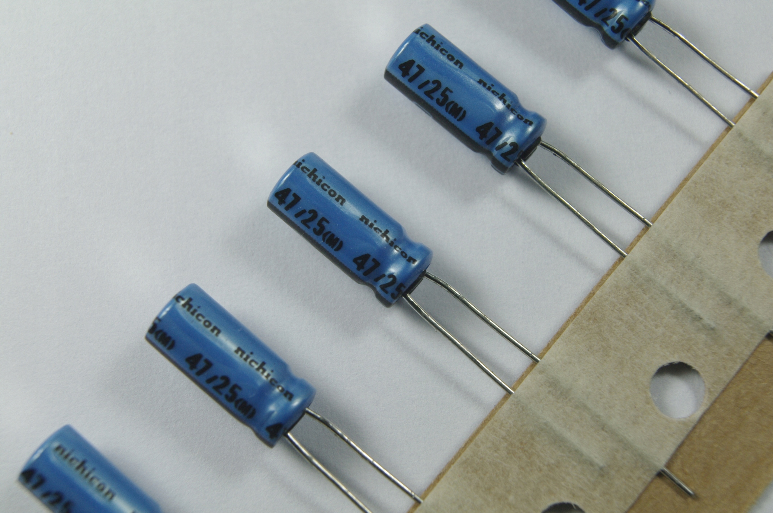

Kondensator 47uF/25V Nichicon Ka Audio x 5szt.