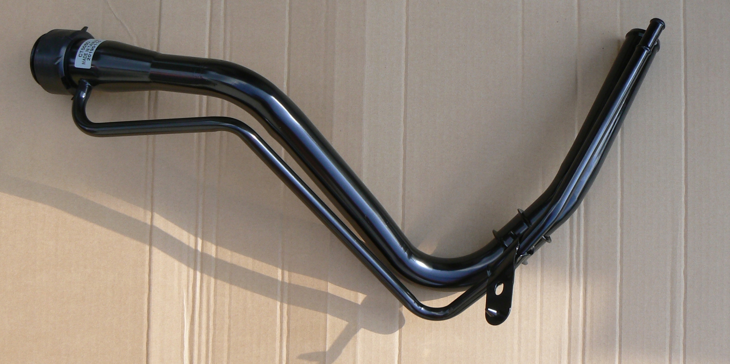 WLEW PALIWA RURA do TOYOTA YARIS II 1.4D DIESEL Numer katalogowy części BERG-77201-0D060