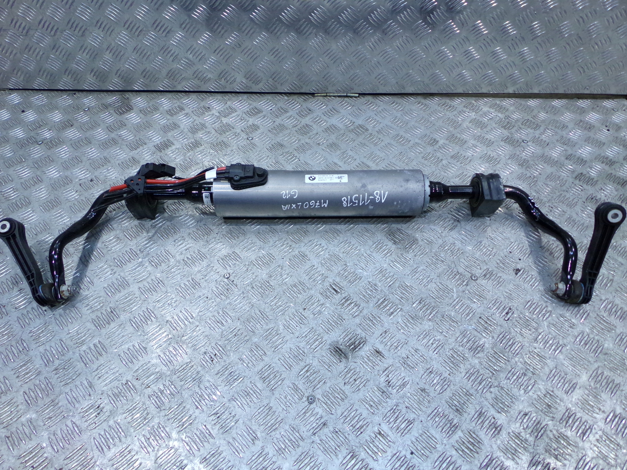 6894922 - BMW 5 G30 7 G11 G12 стабилизатор DD задний 6885196