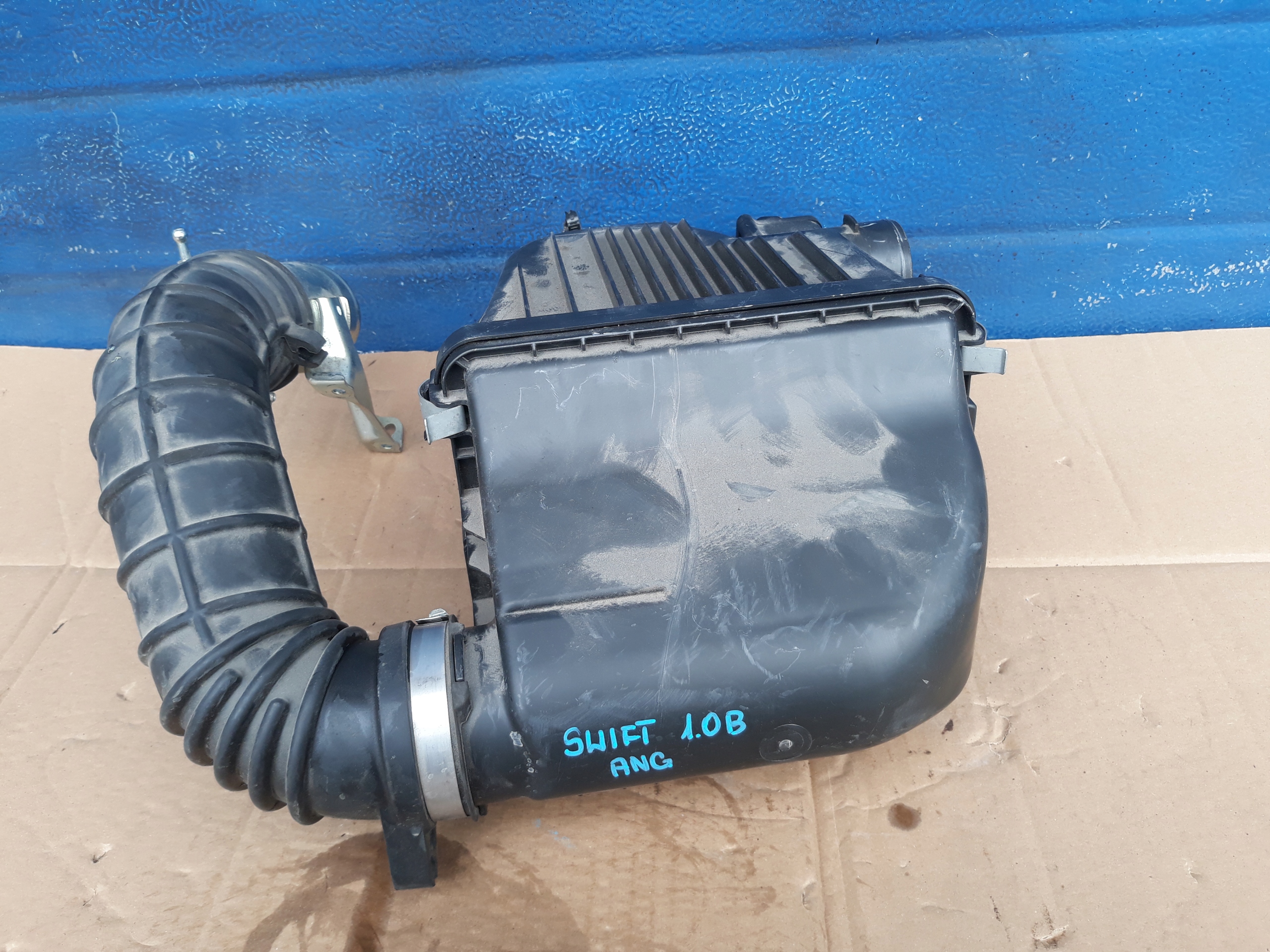 КОРПУС ПОВІТРЯНОГО ФІЛЬТРА SUZUKI SWIFT MK8