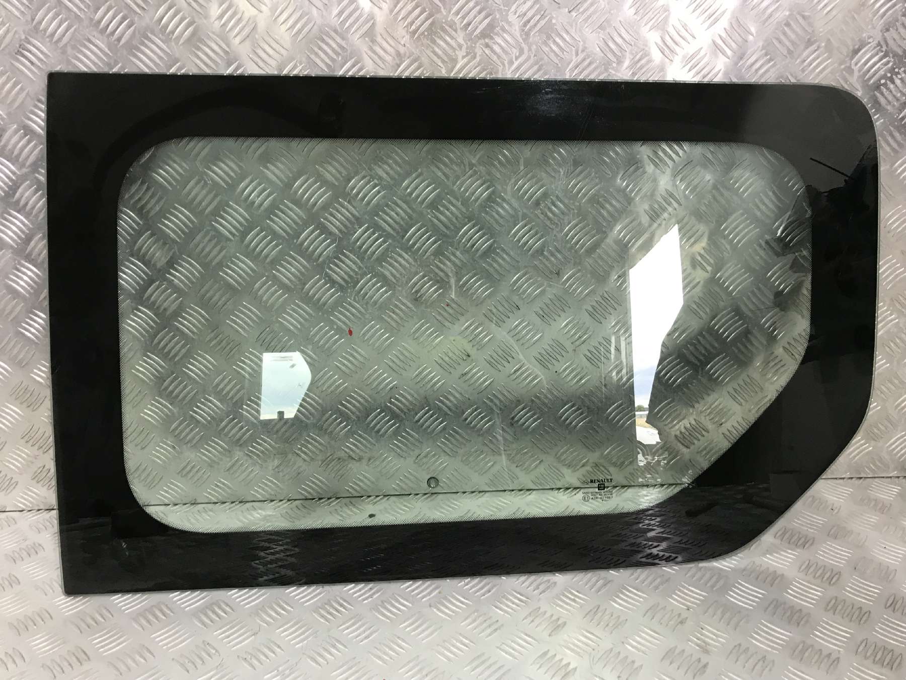TRAFIC III VIVARO B КУЗОВНЕ СКЛО ЛІВЕ