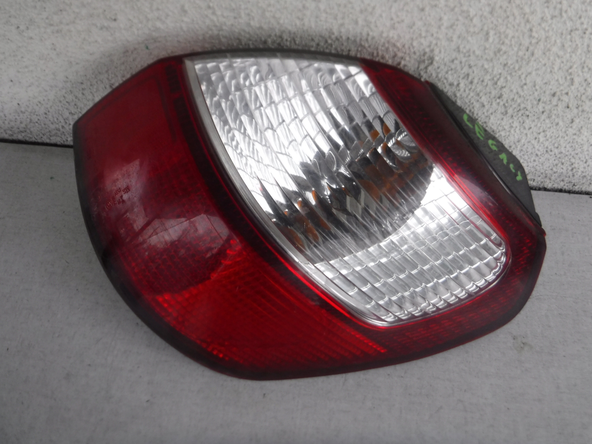 LAMPA TYLNA TYŁ PRAWA SUBARU LEGACY III