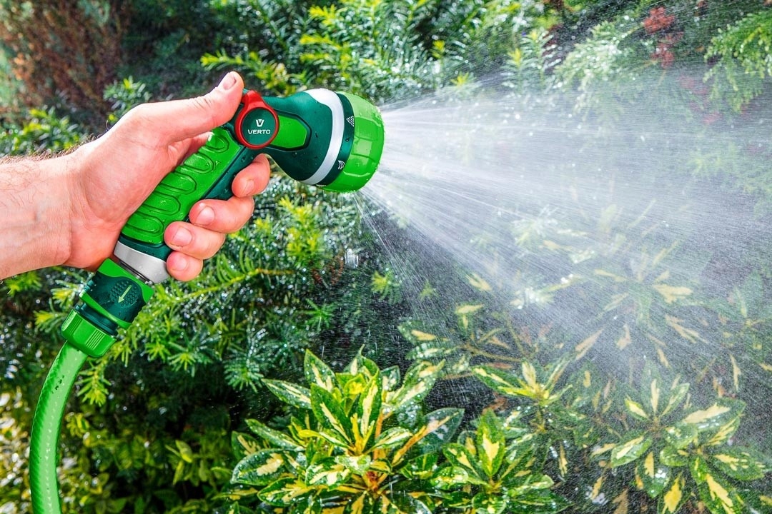 PISTOLET OGRODOWY Z REGULACJĄ STRUMIENIA ZRASZACZ Kod producenta 15G710