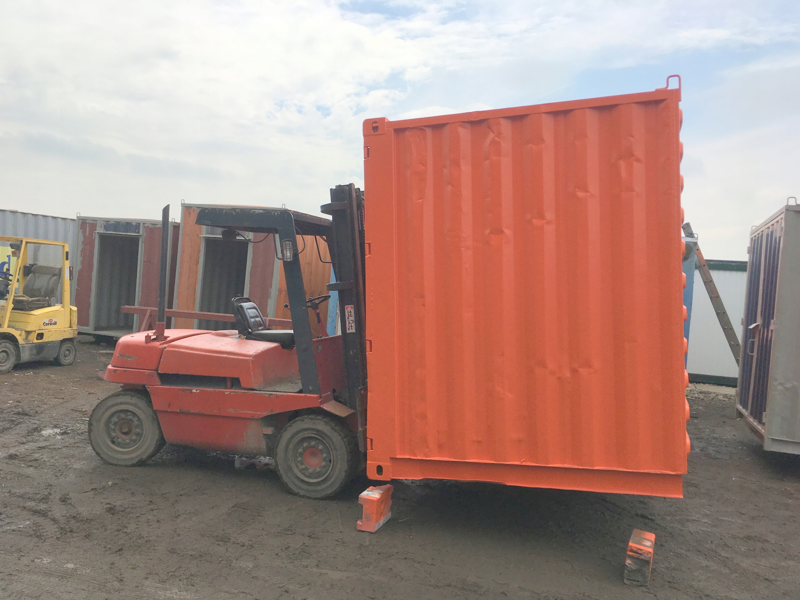 KONTENER MORSKI – 7 DV Z WLOTAMI NA WÓZEK WIDŁOWY Marka inny