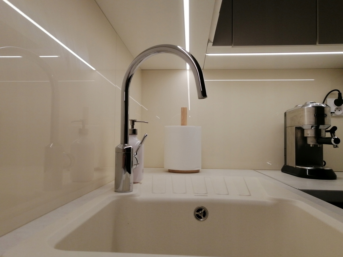 OPRAWA liniowa LED KUCHENNA/MEBLOWA POD SZAFKI 1M Długość 1 m