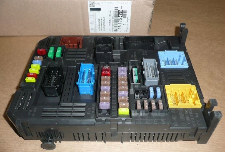 SKRZYNKA BEZAPIECZNIKOW C C4 PICASSO II 1617549580