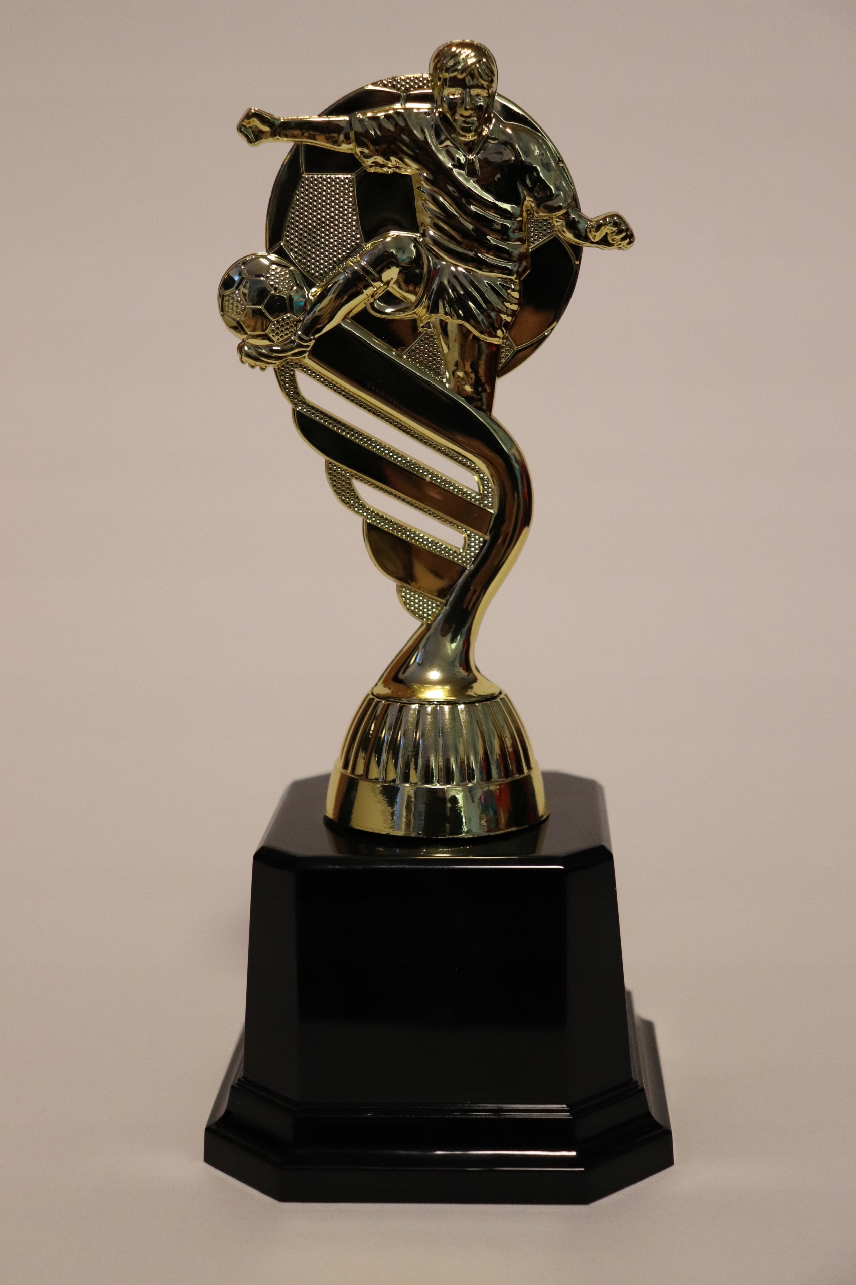 

Statuetka Piłka Nożna Grawer