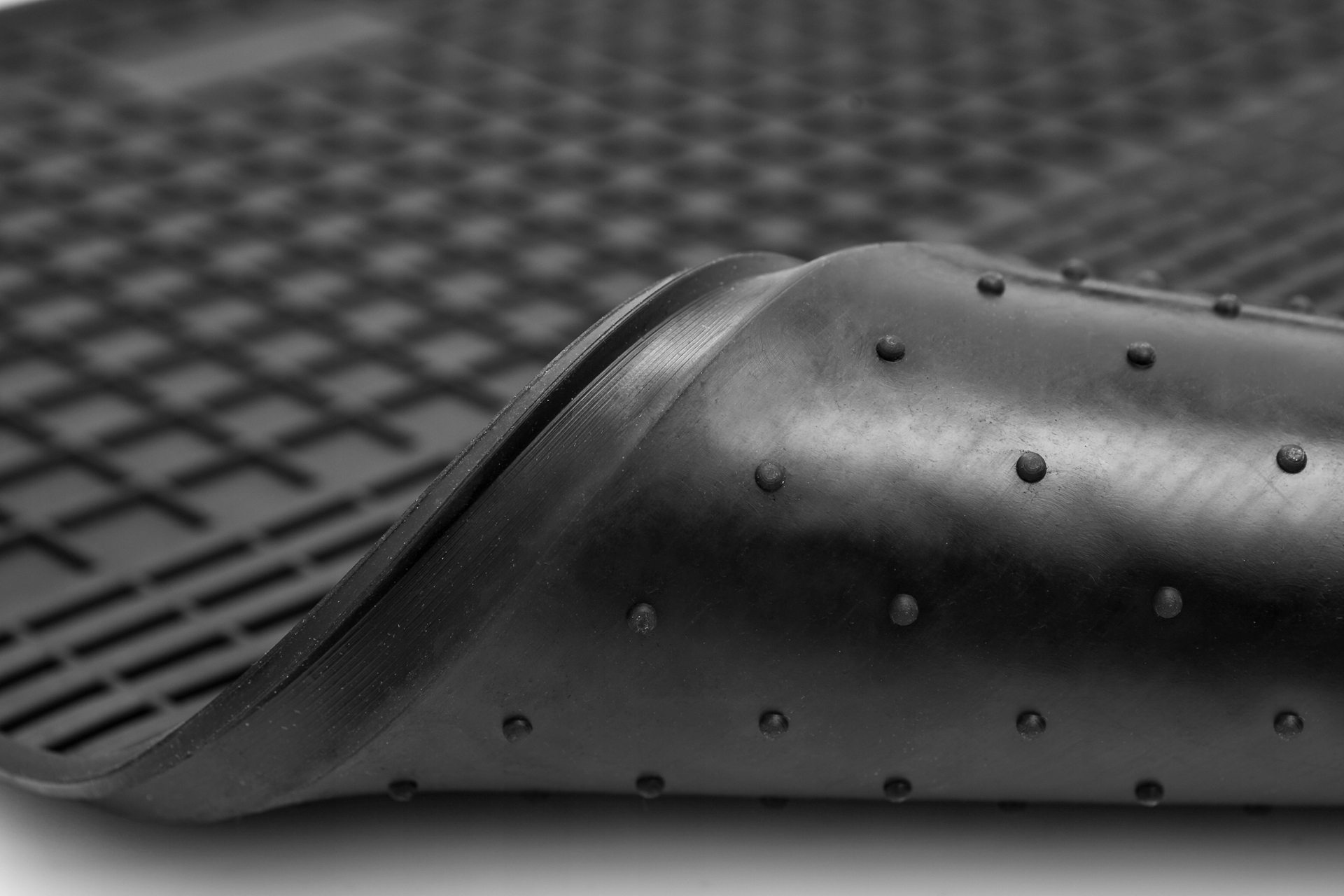 Dywanik gumowy kierowcy do NISSAN PRIMERA P12 Zestaw wieloelementowy nie