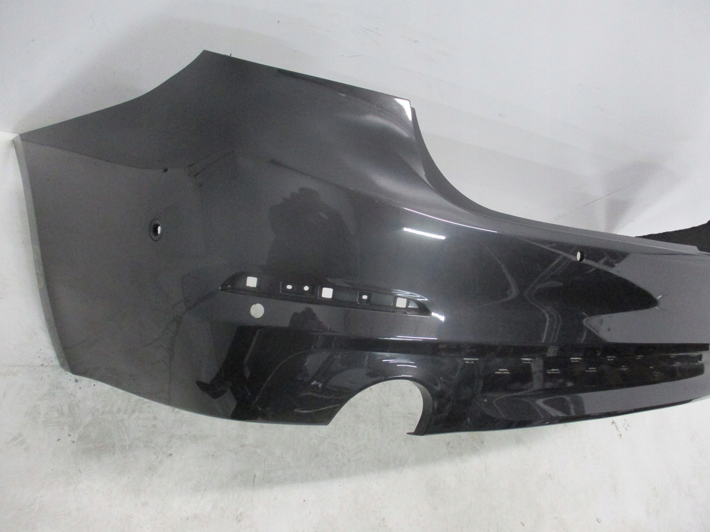 bumper BMW 5 G30 below PDC unprotected rear part