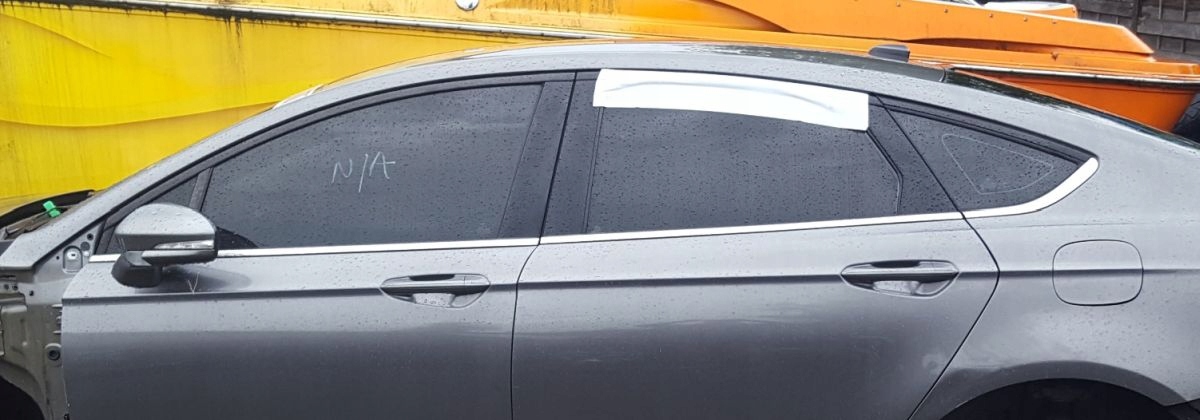 Ford Mondeo MK5 Fusion стекло двери запчасти
