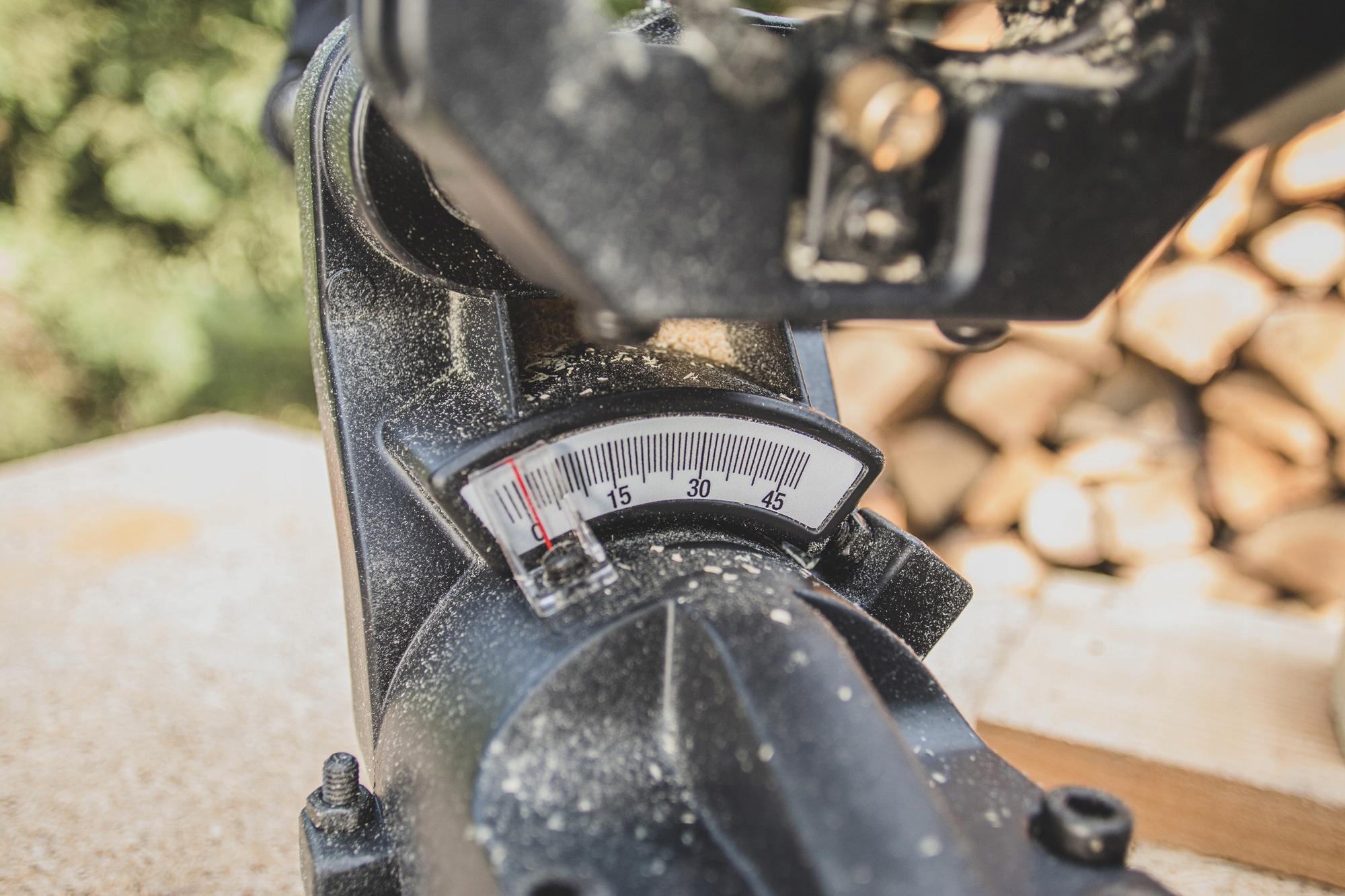 YATO UKOŚNICA PILARKA UKOŚNA 255mm 1800W Z LASEREM Marka Yato