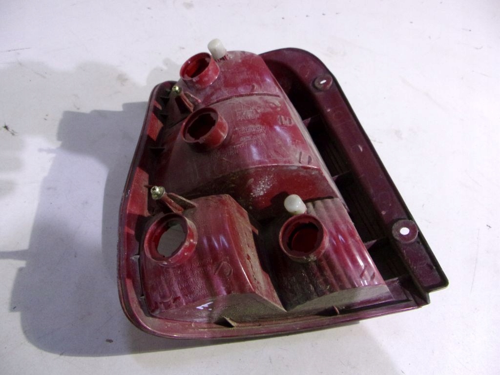 Kia Carnival and light right rear part rear