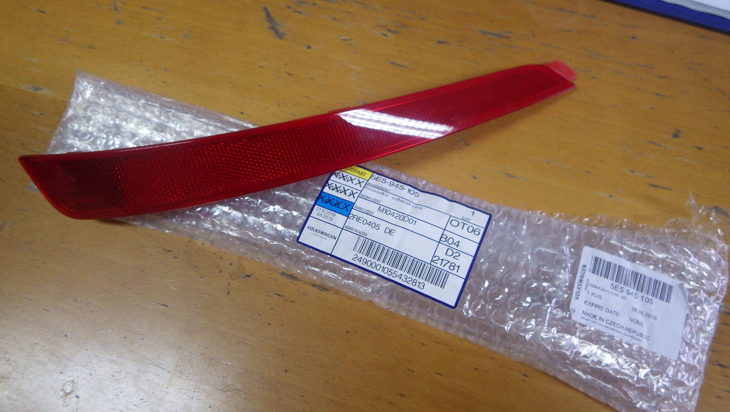 OCTAVIA III 13-17 odblask zderzaka LEWY 5E5945105