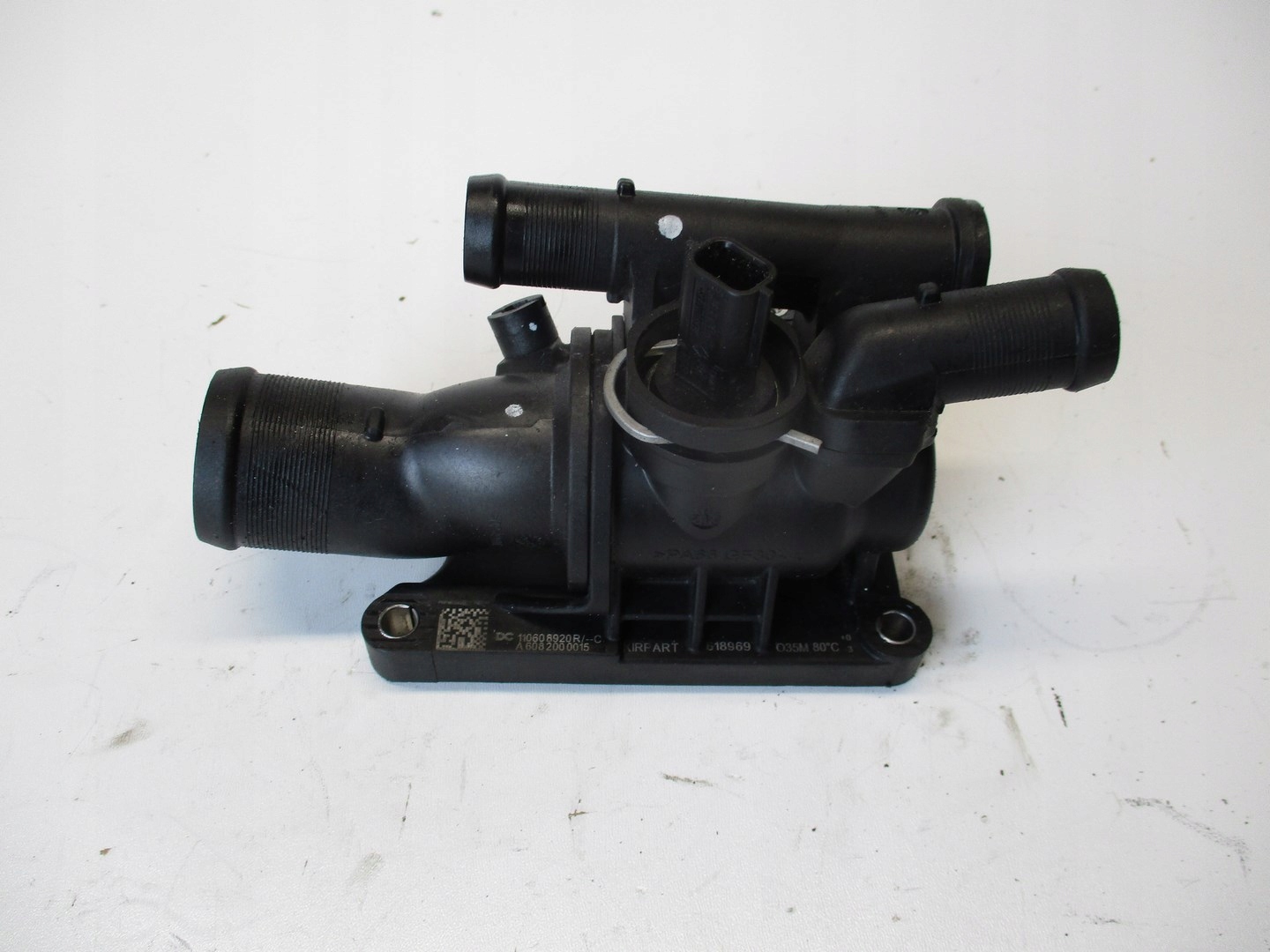 OBUDOWA TERMOSTAT NISSAN QASHQAI 18R 110608920R