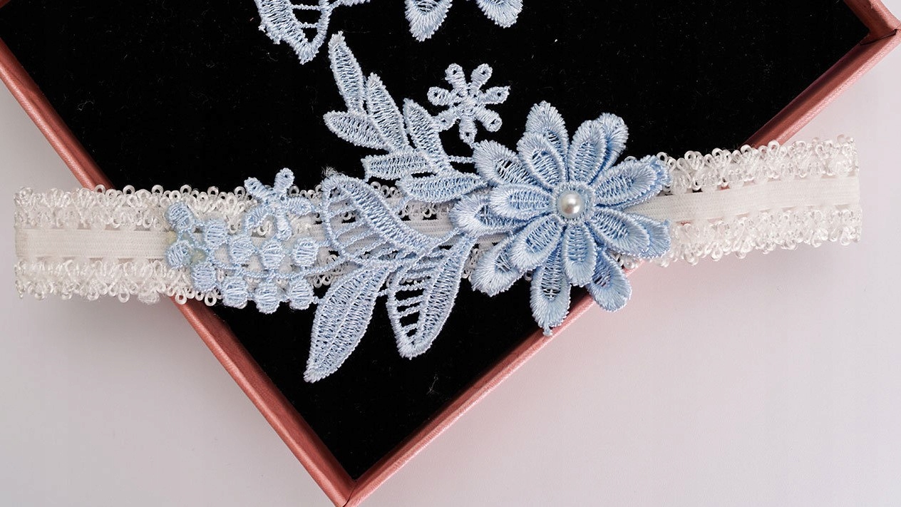 PODWIĄZKA ŚLUBNA niebieska biała, BŁĘKITNA KORONKOWA elastyczna Kolor niebieski